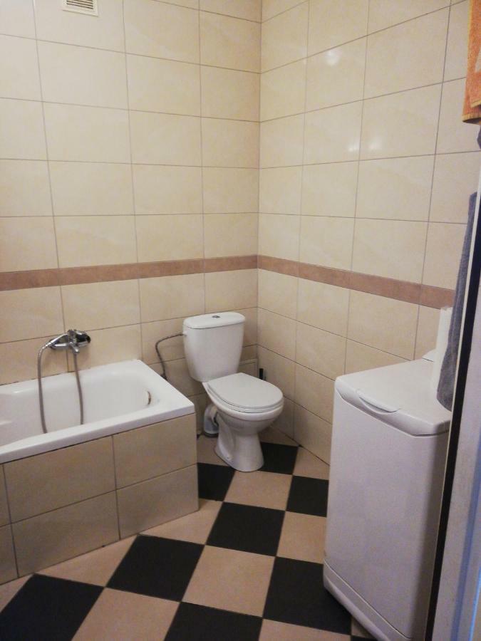 Pokoje Przy Rondzie Apartamento Częstochowa Exterior foto