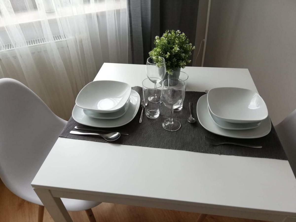 Pokoje Przy Rondzie Apartamento Częstochowa Exterior foto